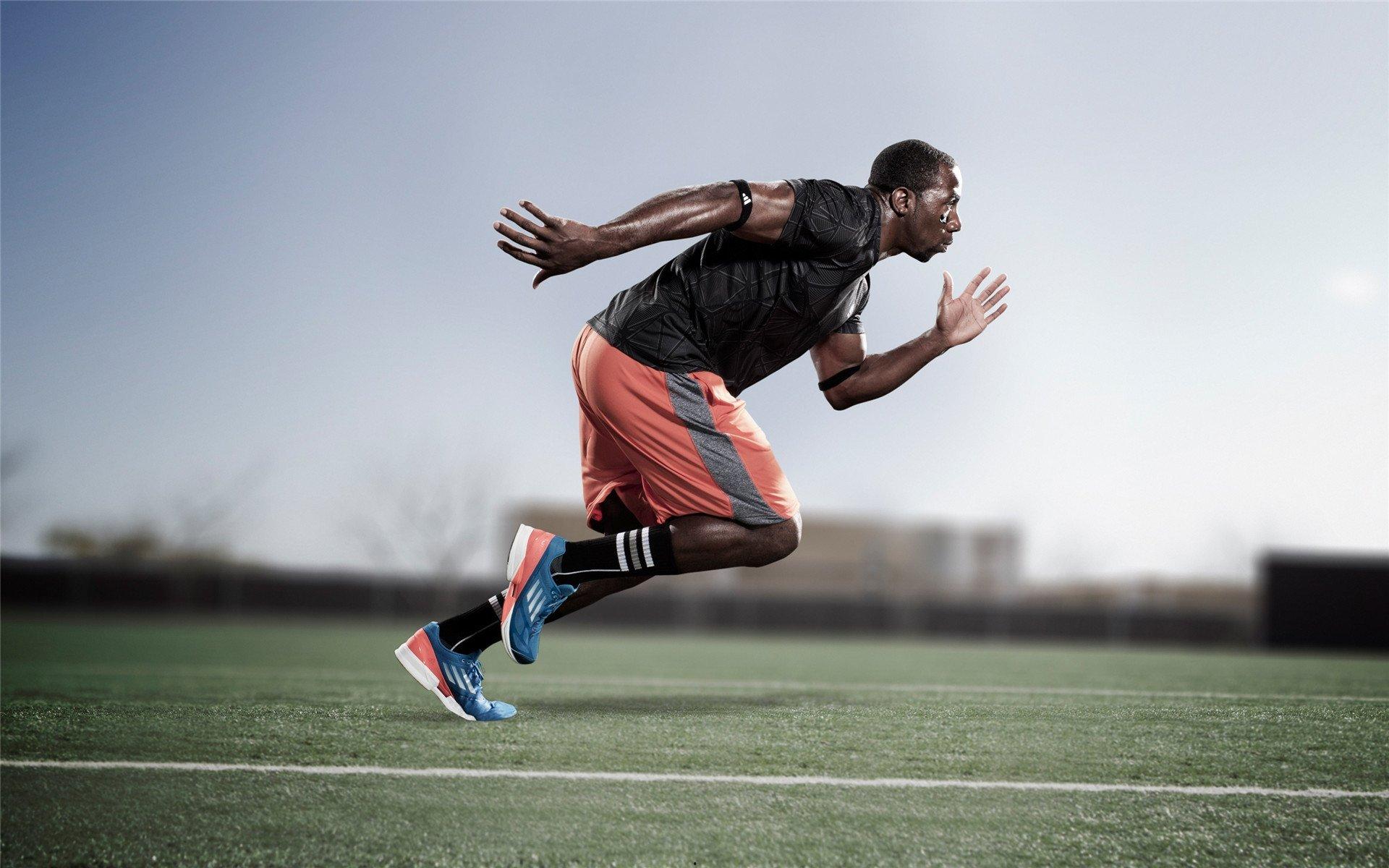 姆巴佩帽子戏法助巴黎圣日耳曼大胜里昂，法甲争冠悬念再起