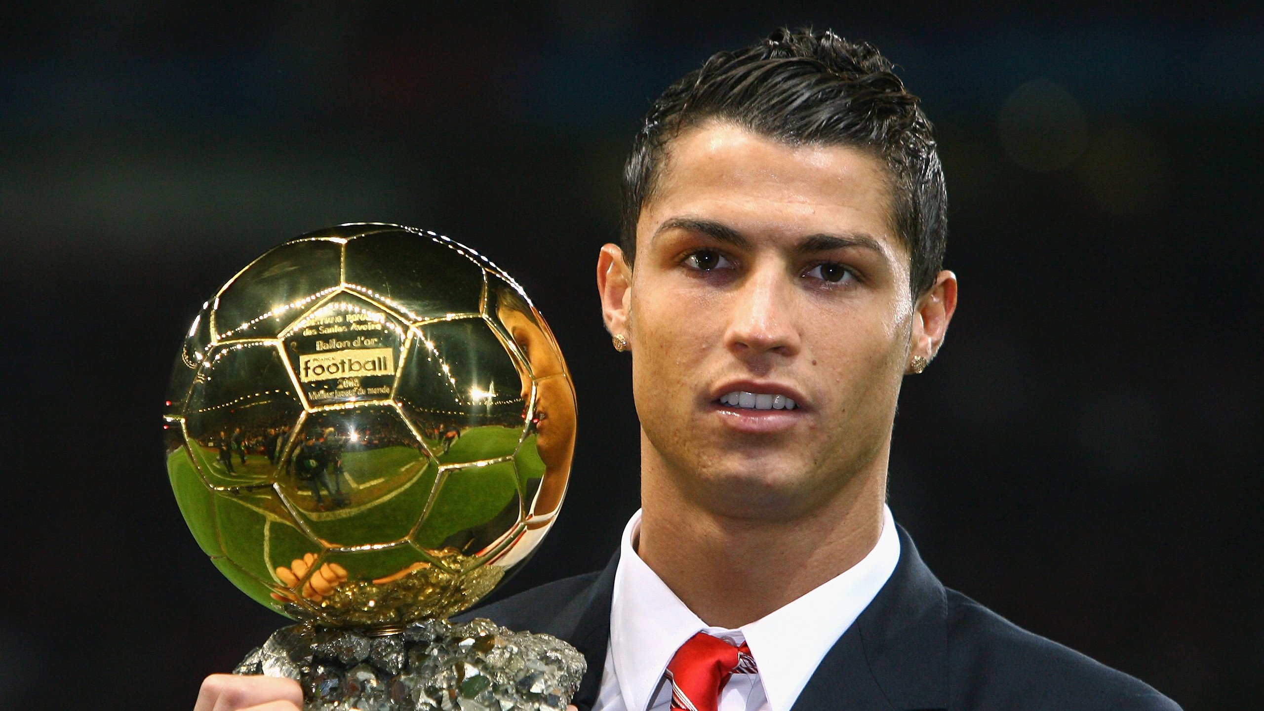 蝶泳名将张雨菲再创佳绩,世锦赛200米蝶泳摘金