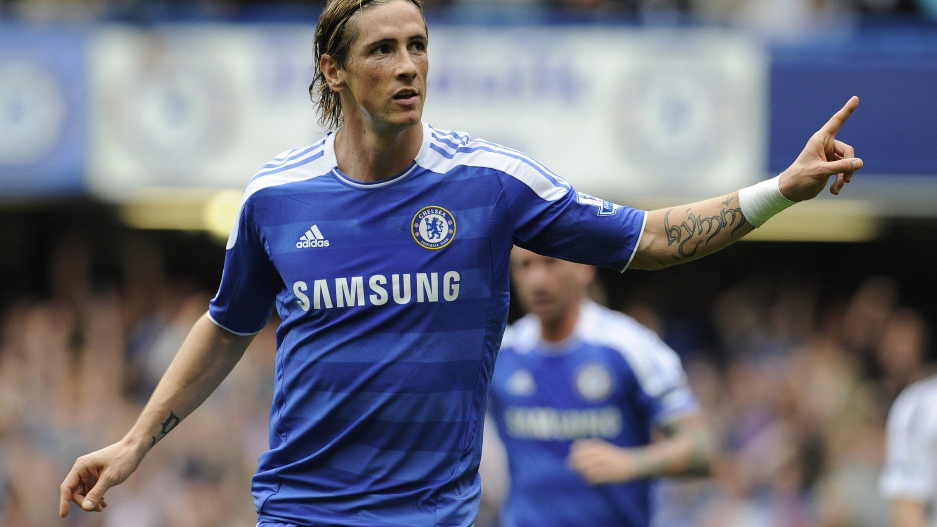 英超联赛激战正酣,曼城绝杀利物浦,积分榜悬念再起